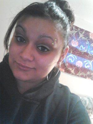 deee_oggie's profile picture. 