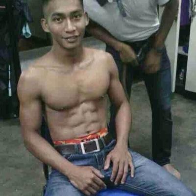 THAI HOMOSEKSUAALISEEN HIERONTA MYYRMÄKI SEXWORKS TAMPERE Homo pissa kakka leikit suomi 24 seksi