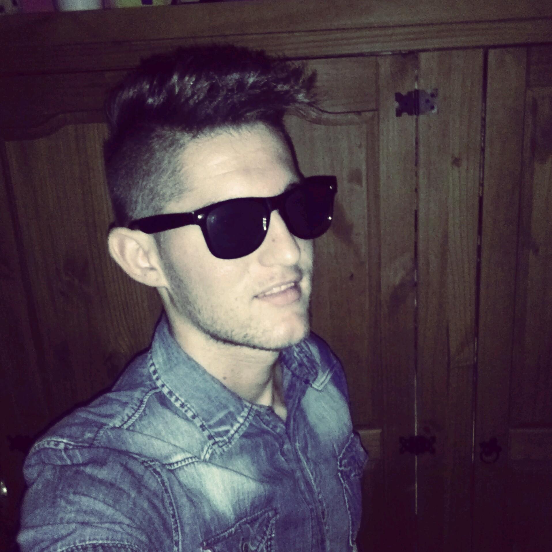 En los mejores momentos d mi vida spero k siga asin ......stoy mu feliz.....!!!!