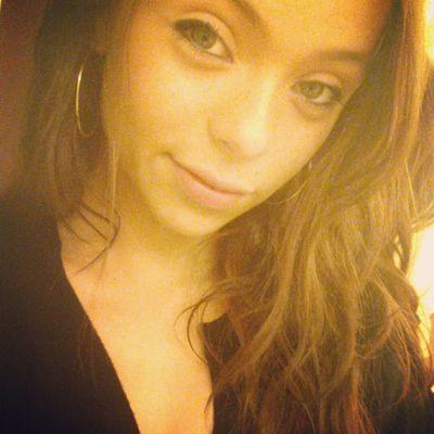 20 years old ♐
⭐⭐⭐live. laugh. love. 
diagnosed with epilepsy❤