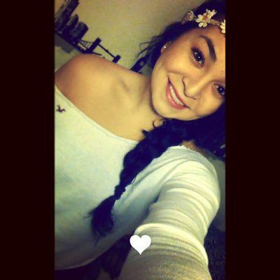 CeceliaCMoore's profile picture. ....im not rich but ill treat you like absolute gold ❤ i dont what i want bro.