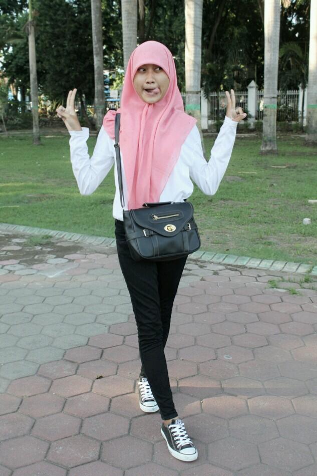 KnisaD's profile picture. Cuma twitter, bukan buku harian.