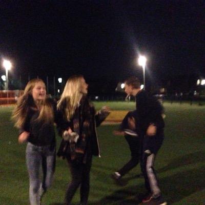 _xmirthee's profile picture. 