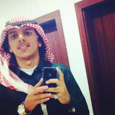 *ايهاا الجميلل الكتومم المخبٲ في ثنايا روحِي؛
فِي حال حدث لِي شيء، ف اناا احبكك وعينيك والله جميلةة*