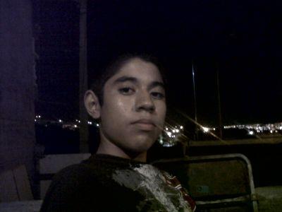 siempre ando de fiesta tengo 17 años soy con ganas