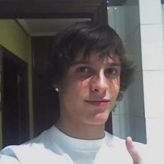 Estudiante de la vida, amigo de mis amigos, no me conformo con poco, vivo la vida a tope!.