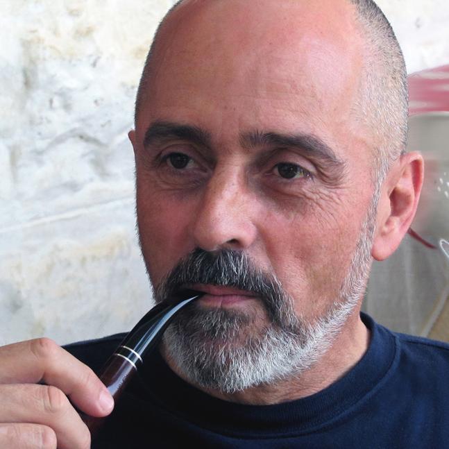 Né à Beyrouth en 1958, Johnny Karlitch est journaliste, écrivain, documentariste et traducteur. En avril 2013, il a achevé 