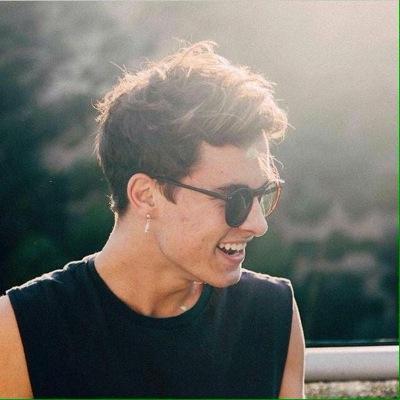 Hiii  can you please rt this https://t.co/sMlZ1QkK8Z and tag Kian  TYSM