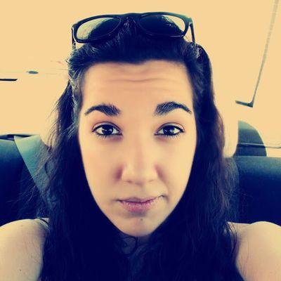 Comunicadora, Seriéfila, Cinéfila y Blogger. Administro y escribo sobre Series en @reinodeseries. Anteriormente en Sala815 -  En ocasiones veo spoilers.