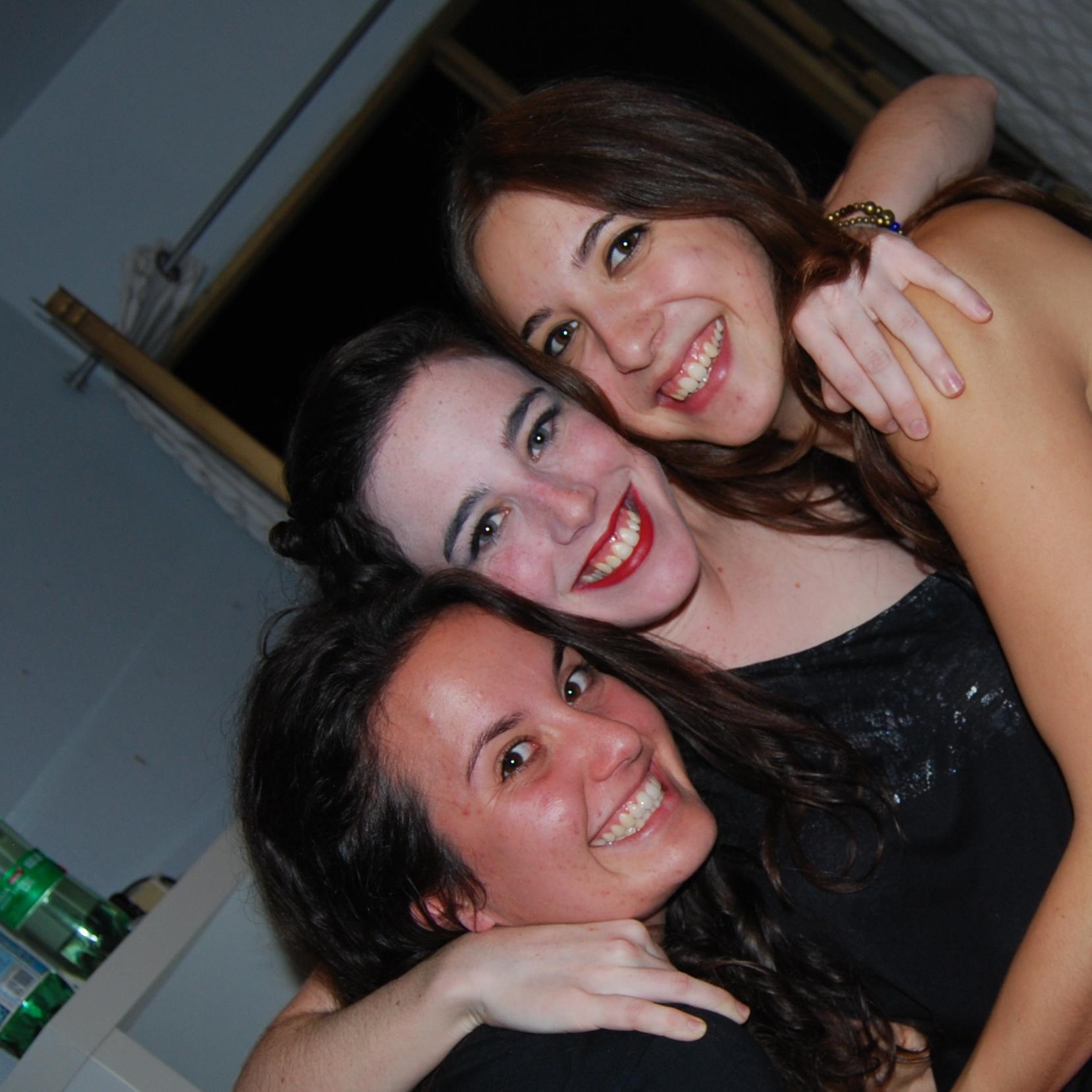 Angeela632's profile picture. English Teacher. Scout. Baloo. Carnavalera. Agobiada como favourite hobby. Y quizás, un poco loca. OPOSITORA. Maestra MOLONA. http://t.co/HmwEJk6CWI