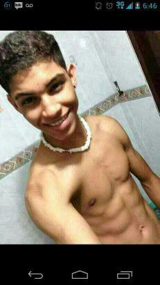 soy un Chico super alegre, chistoso etc

socializen!!!