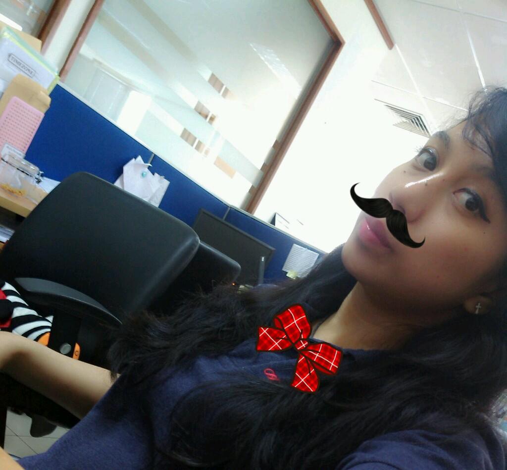 veronika_lastri's profile picture. susah senang tetap smile