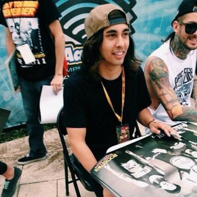 please follow @amazingfuentes