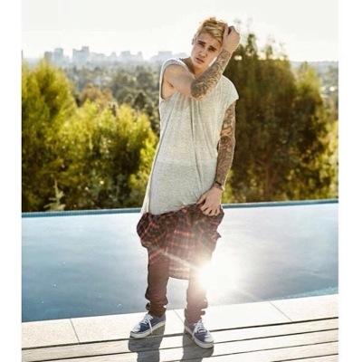 he is the best,my idol is normal to both the master is the person with whom i dream every day BE MY BELIEBER♥