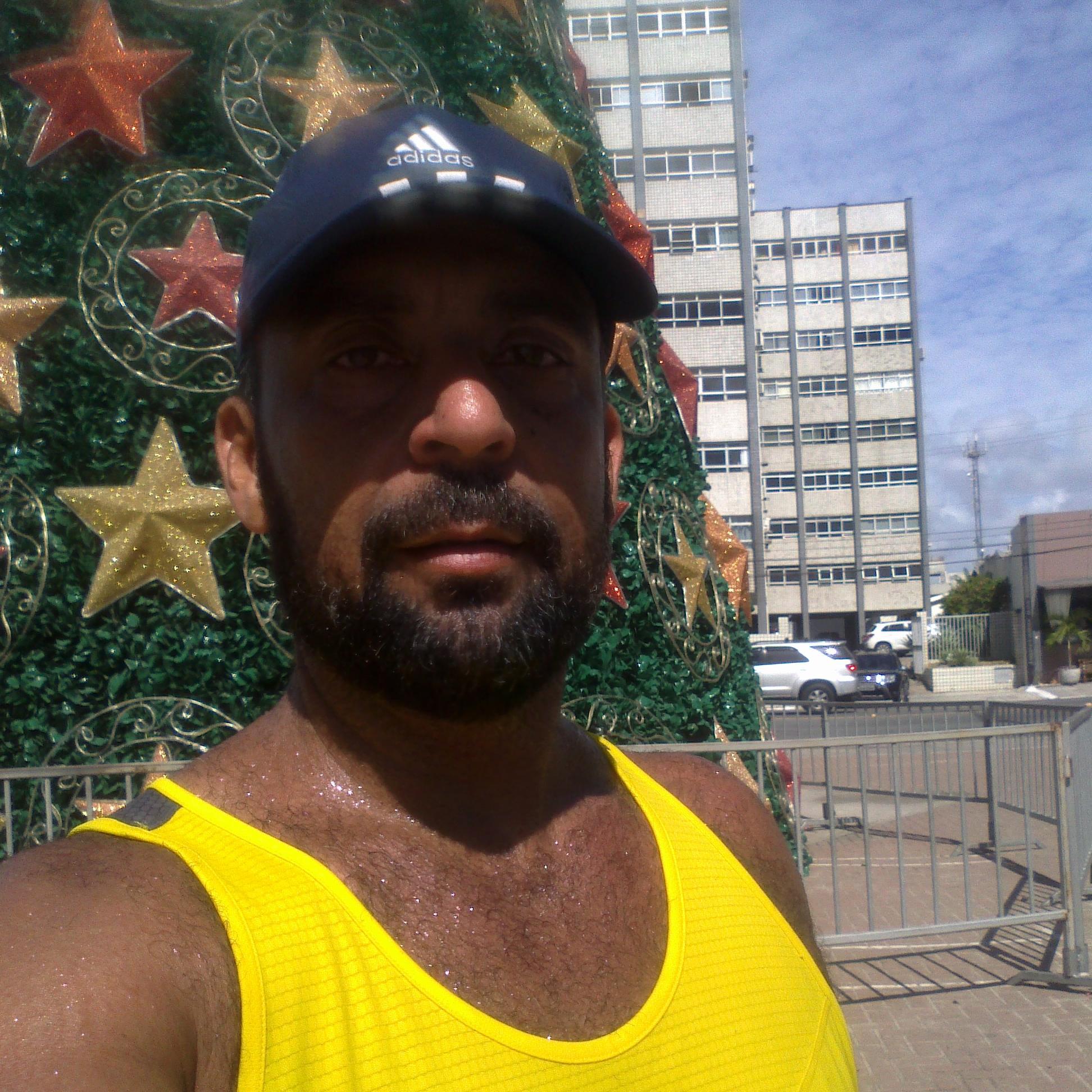GOSTO DE FAZER AMIZADES.