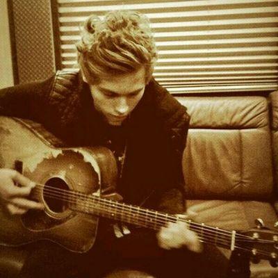 Alex ll 19 ll In love with 5sos