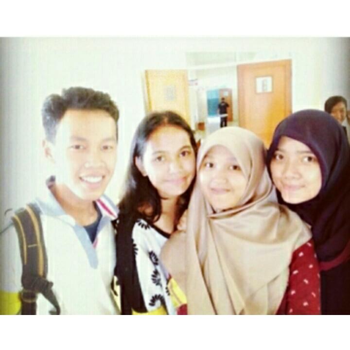 ulfahdwinaaa's profile picture. Trust Allah, Dream big, Work hard, and success will come | Line/ig = ulfahdwina | hmak polban'14 |