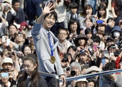 東京に住んでるけどなかなか大会見に行けない高校2年生(இдஇ`。)羽生くんを主に応援してるけど、世界中どのスケーターさんもたくさん応援してます！頑張れ！