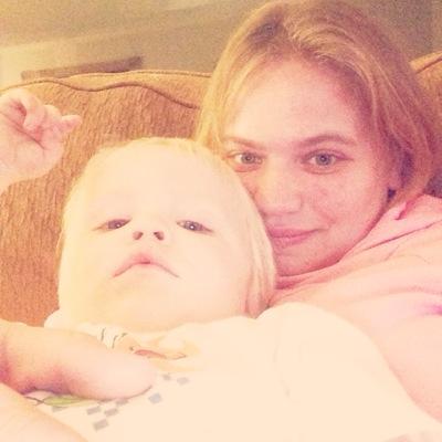 Im Laura, I love to hang with family and friends, I love music,watching tv,traveling,and just about anything. Life is to short to be angery :)