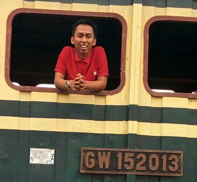 #Tabunglah senyum di wajah orang lain, bukan hanya wajah kita sendiri |#Civil Engineer who pretend become marketing geek |