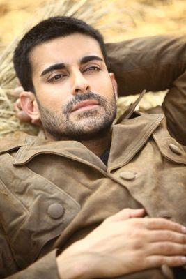 In a cute Relationship with @gautam_rode .Fanforevr of Gautam ,, GR Follow Back me on 14 Feb 2♡14 on velentine day & DM'd 3 times ,,Want to meet GR♥love Gautam