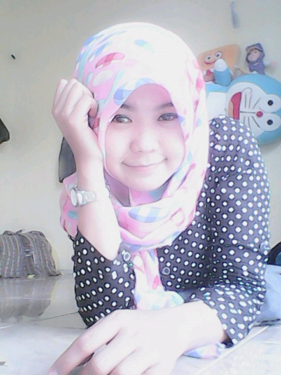 tinaSIbunGsyu's profile picture. jadi diri sendiri itu lbh baik