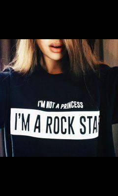 Une__Garce's profile picture. Toutes les mères donnent naissance à des enfants, sauf ma mère, elle a donnée naissance à une légende.