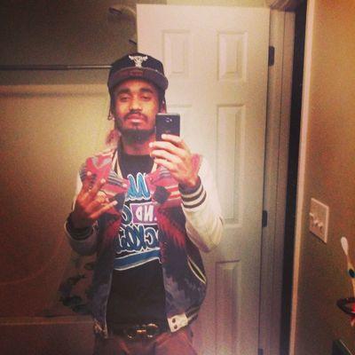 Gwapo!!!!Shout out MBKMG DEENO DINERO GO FCUK WIT CUZZO HE FCUKIN DA GAME UP DATS FAM!!!