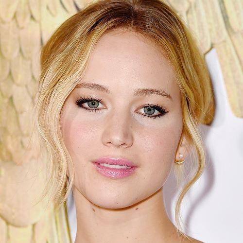 twitter da página do facebook: Fashion JLaw! Nos sigam lá também :) Page inspirada na diva Jennifer Lawrence e todas as suas roupas maravilhosas! Beijos :)