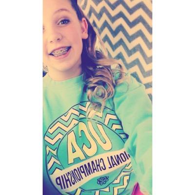 •cheerleader