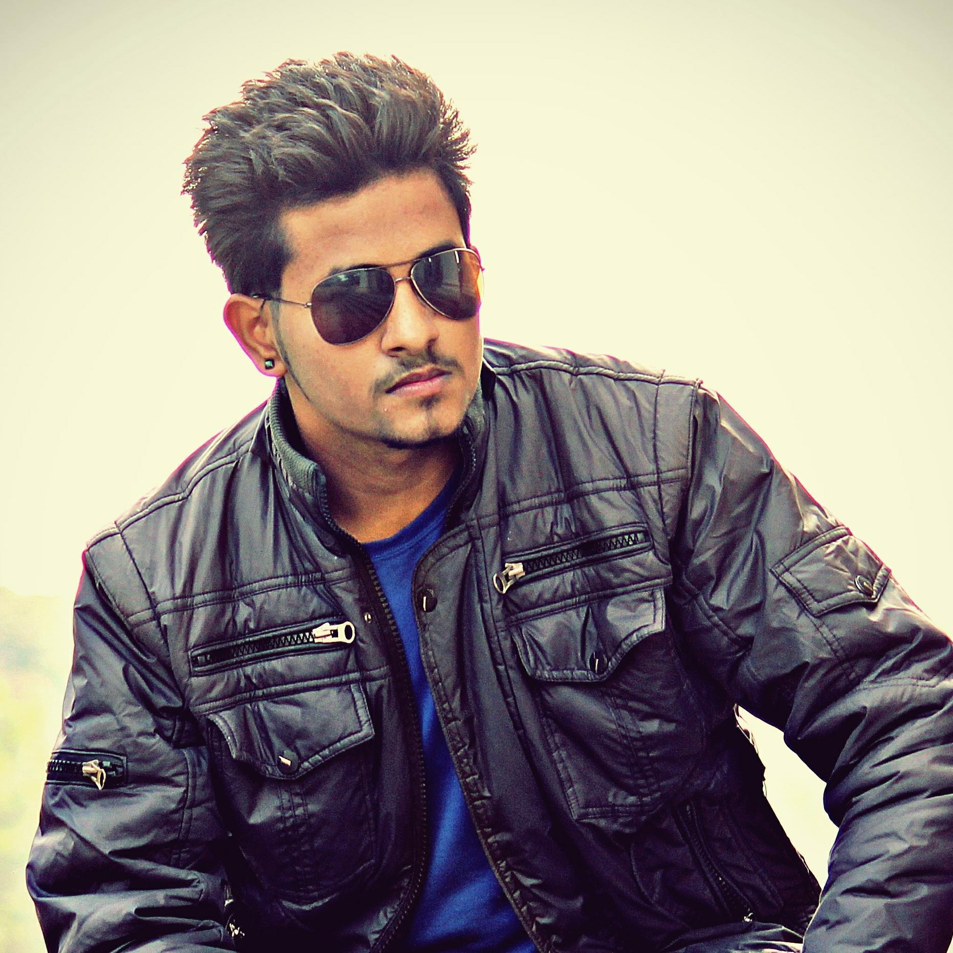 Vlogger, Media Person and Artist from Dehradun, Uttarakhand.