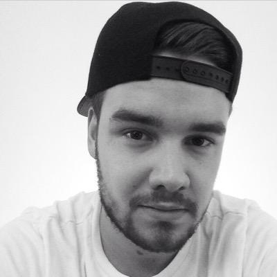 This is a free follow from @zouis_espinosa ! PLEASE RT THIS https://t.co/SzGIBentC2