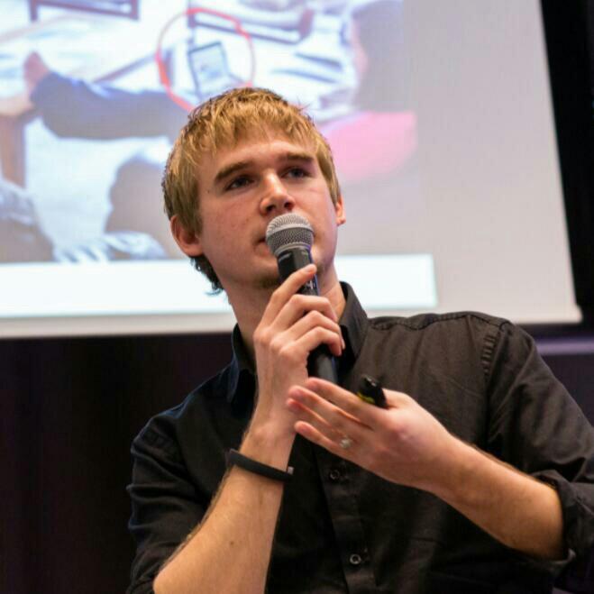 RopelThomas's profile picture. 