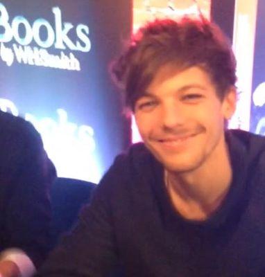FREE FOLLOW! Follow @iflywithh0ran please. She follow back ;)
