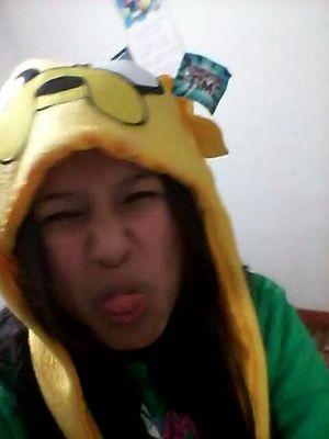 guapa !!! y chaparrita :3 ¡TE SIGO?? ME SIGUES :3