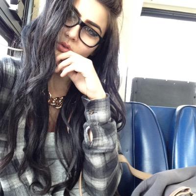 follow @irltrapqueen