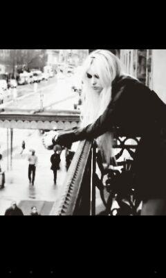 QueenAfFS's profile picture. get away, get away, get away from me.