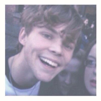 please follow @dopexclifford i follow back! if i dont follow back, just ask! :)