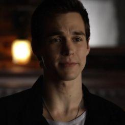 Kai: Versão macho de Katherine Pierce, pq a personalidade é exatamente a mesma