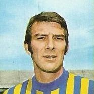Ero un allenatore di calcio al top. Scrivo dall'interno di un pilone della SA-RC per colpa di @francomorello66. Twitto per infangarne il nome.