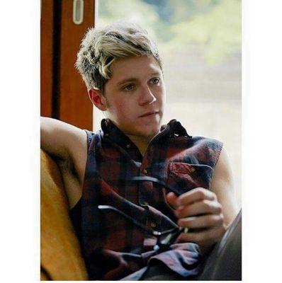E' strano no, come una persona lontana da te possa farti stare meglio di tutti quelli che hai intorno. ♥ #Directioner ∞ -