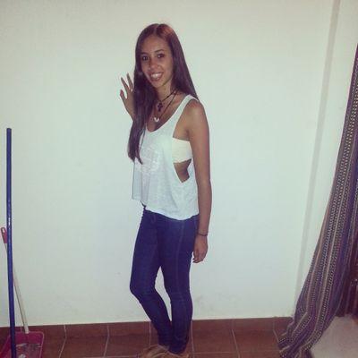 porque no tiene sentido respirar el olor de otro cuerpo si por ese cuerpo amor no sientes.