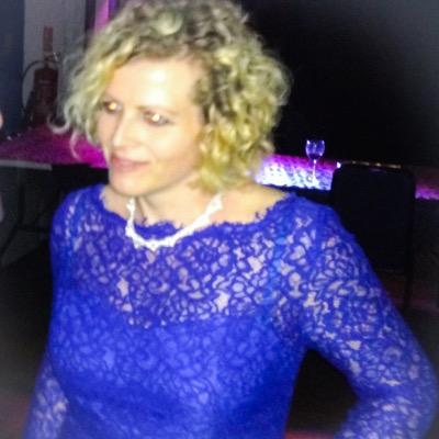 Entrepreneur, mum and dizzy blonde with a love for boots, payroll, scuba diving, tennis, arts & crafts.