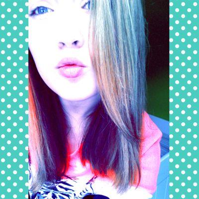 Just a 15 year old obsessed with One Direction. Niall is the bae. 0/5 and 0/4 forever.