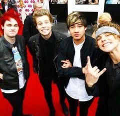 HilzaBarone's profile picture. 5sos*-* 1D*-* Fly*-* Gusta *-*Luba*-* Lira*-* Christian*-* Cellbit *-* MEUS AMORES MINHA VIDA *---*