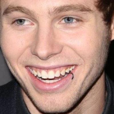 follow @luvdiscluke please !! :D