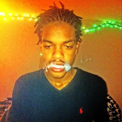 #Get fly or Get flown ova ! ...... Attracted to females ! ...... Follow me ! I follow back ! Get me hip ! .... IG: trillznbillz #FollowMe