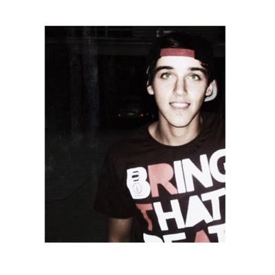 GO FOLLOW // @Luke_iloveyou_ ☼ FREE FOLLOW