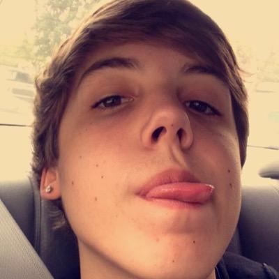 DONT FOLLOW THIS ACCOUNT. HOPE YOUR HAVING A GOOD DAY. PLEASE FOLLOW @toturntmatthew SHES SUPER SWEET. STAY ACTIVE AND TURN NOTIFS ON FOR HER. STAY ACTIVE