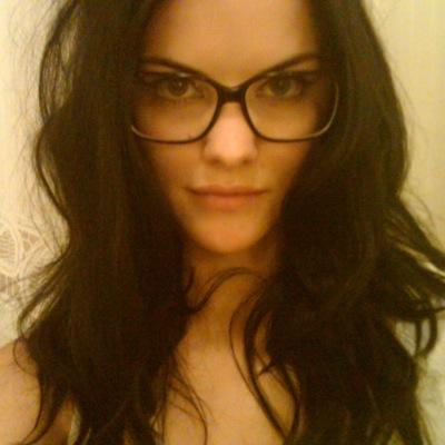 Hello im the doctor and i travel through time and space saving planets..i regenerated and now im female #Rp #Married: @sadhulknosmash [Literate with only Bruce]